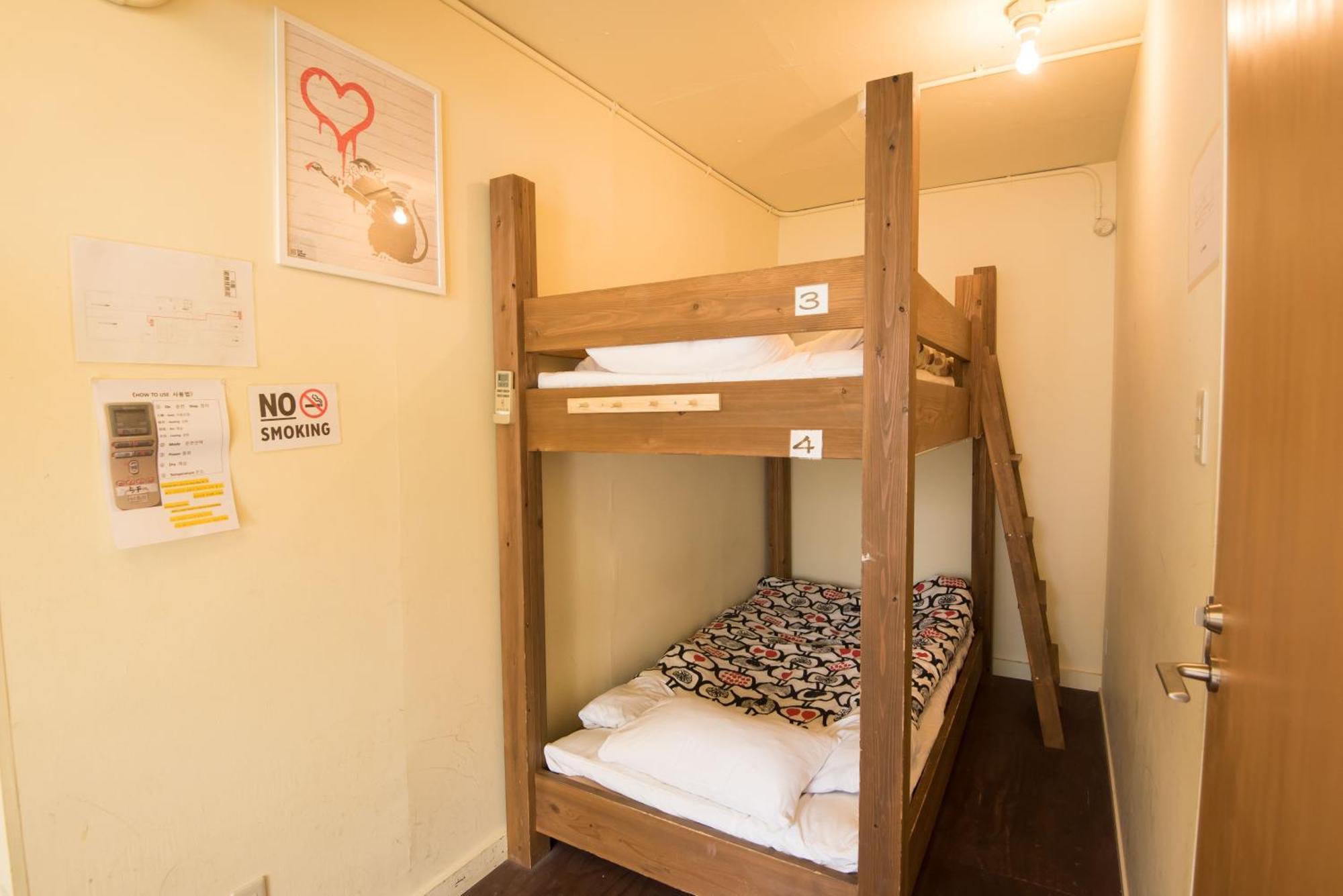 Hostel Q أوساكا الغرفة الصورة